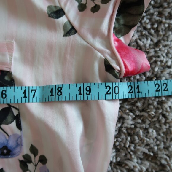 Victoria’s Secret Satin FLORAL Ruffle Romper Light Pink Pajama Size S - Picture 7 of 9